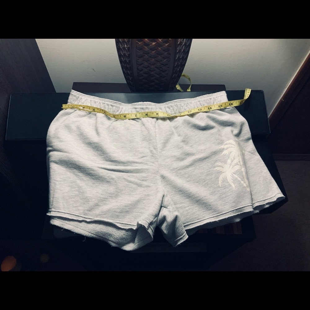 ❤️‍🔥2 for $9❤️‍🔥 Palm tree sweats shorts🌴